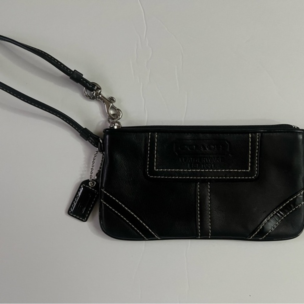 Coach I Women’s I Wristlet Bag I Black I Stitch Detail